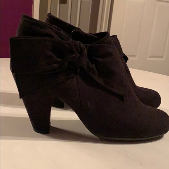 👀 Kim Rogers black bow booties size 9 - Picture 4 of 4